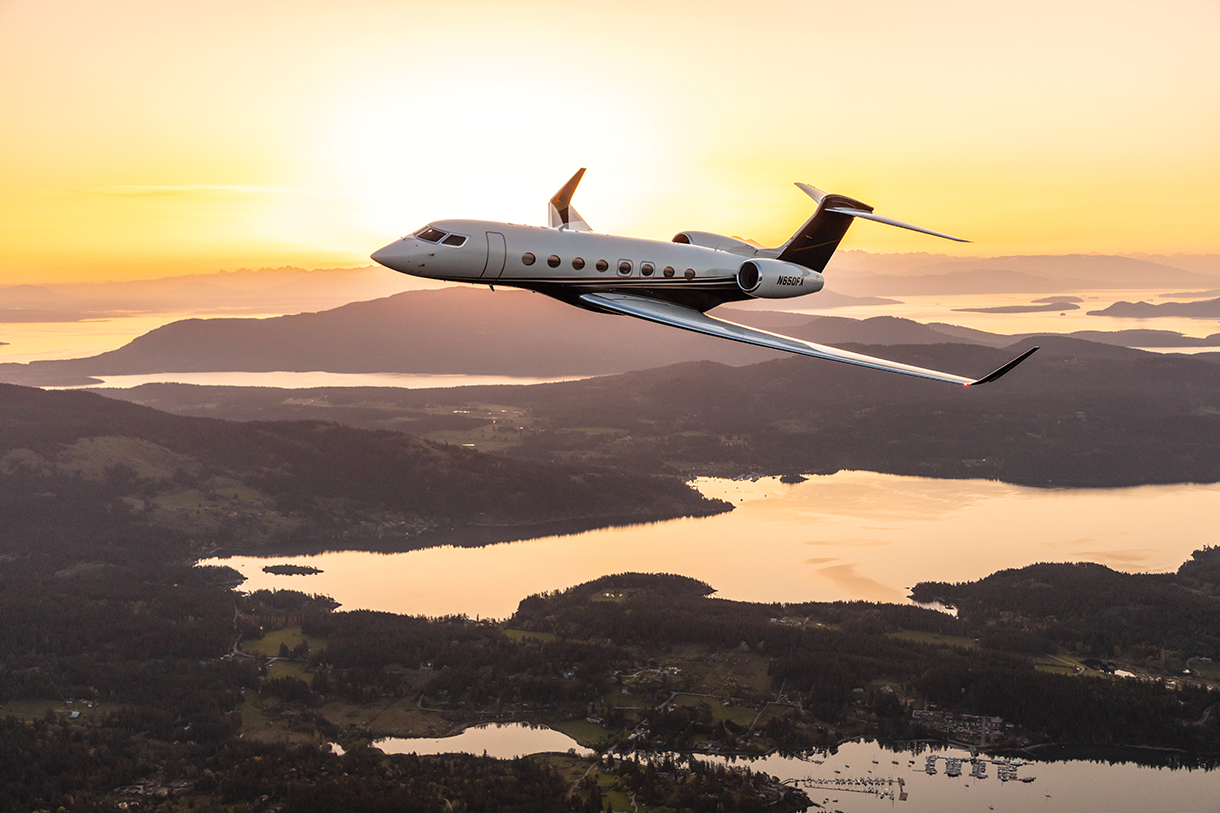 Gulfstream G650 flying at sunset